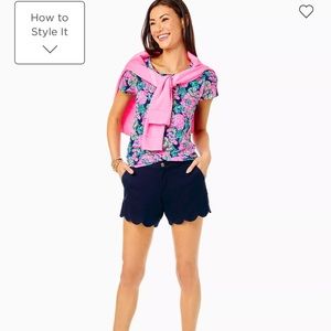 Lily Pulitzer size 8 Navy scalloped shorts.